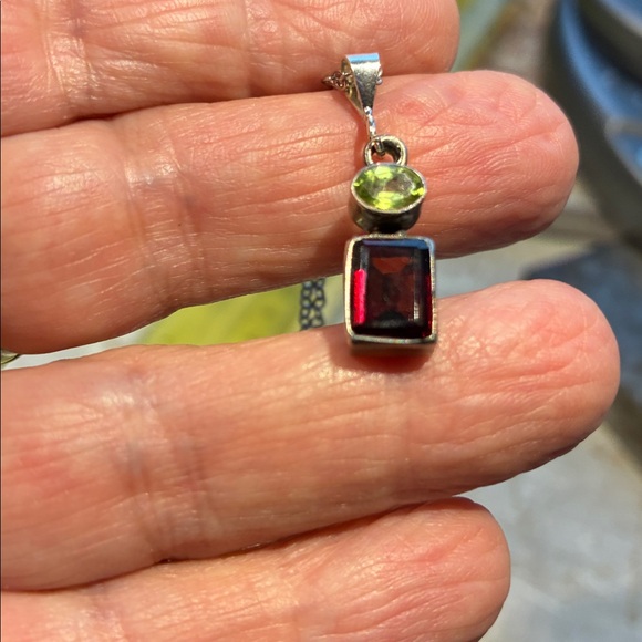 Jewelry - Beautiful Peridot and Garnet 925 Pendant